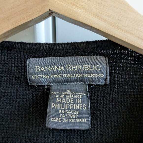 Banana Republic Sweater Women S Black V-Neck Extra Fine Italian Merino 100% Wool - Picture 4 of 5